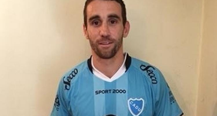 Andres Franzoia ya es jugador de Defensores Unidos de Zárate