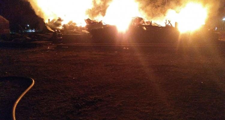 Gobernador Castro: Se incendió un galpón de la estación del ferrocarril