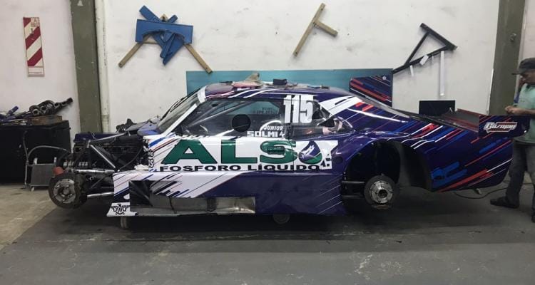 Tras ganar en La Plata, a Junior Solmi le construyen otro auto para Concepción del Uruguay