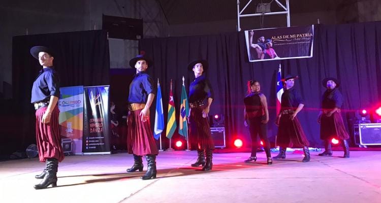Festival de Danzas: Bailarines de Santa Lucía y Pueblo Doyle brillaron en Chile