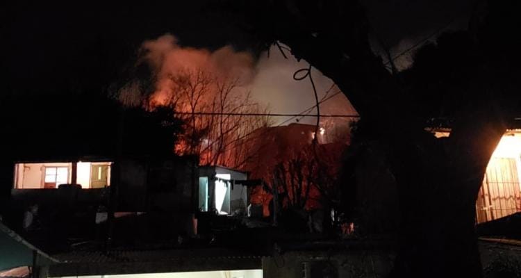 Bomberos Voluntarios sofocaron incendio en la zona de barrancas