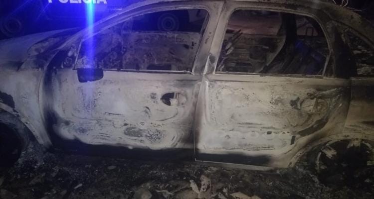 Hallaron incendiado el auto robado en Gobernador Castro