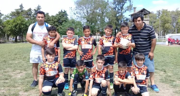 Los integrantes de la 2011 de Villa Igoillo que festejó en la zona A del Clausura de la Liga Infantil