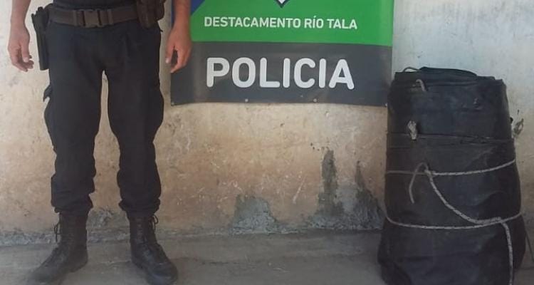 Río Tala: La Policía recuperó una lona de camión robada en 2018
