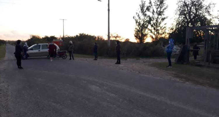 Vuelta de Obligado: Vecinos cortaron la entrada para reclamar por el ingreso de “personas que no viven en el paraje”