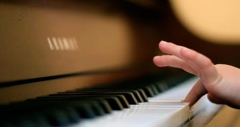Conservatorio: Guitarra, piano y violín para niños de 6 a 8 años