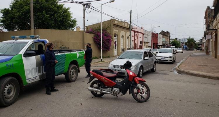 Accidente en Salta y Obligado: trasladaron a un motociclista al Hospital