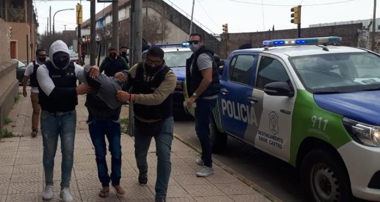Asesinato de un camionero en ruta 9: Allanaron domicilios en Río Tala y detuvieron a dos jóvenes que fueron alojados en la Comisaría