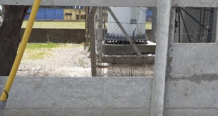 Preocupación en Independencia por el robo de bloques del tapial de la cancha de fútbol: “Ya no sabemos qué hacer”, admitió un dirigente