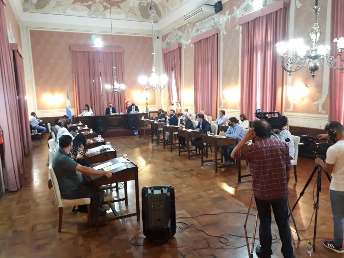 Sesión extraordinaria en el Concejo Deliberante, tras la jura de Cecilia Vázquez