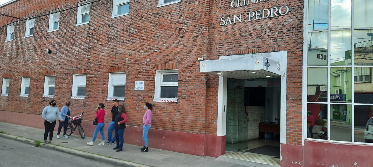 Clínica San Pedro: asamblea del personal, que no cobró su salario