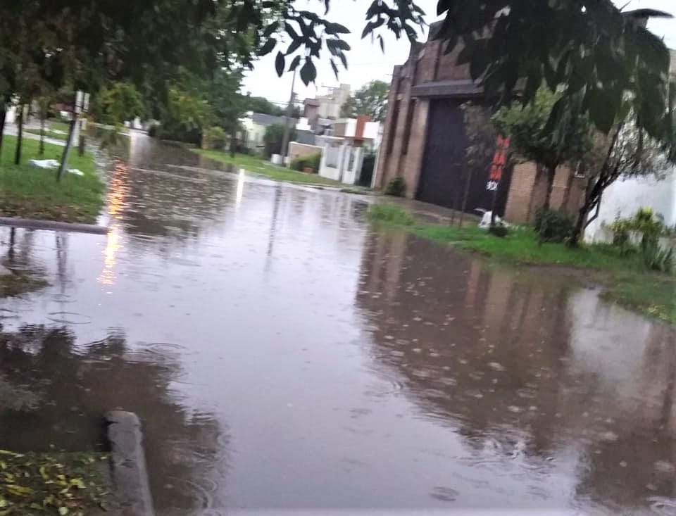 Temporal de lluvia: calles anegadas en Villa Igoillo
