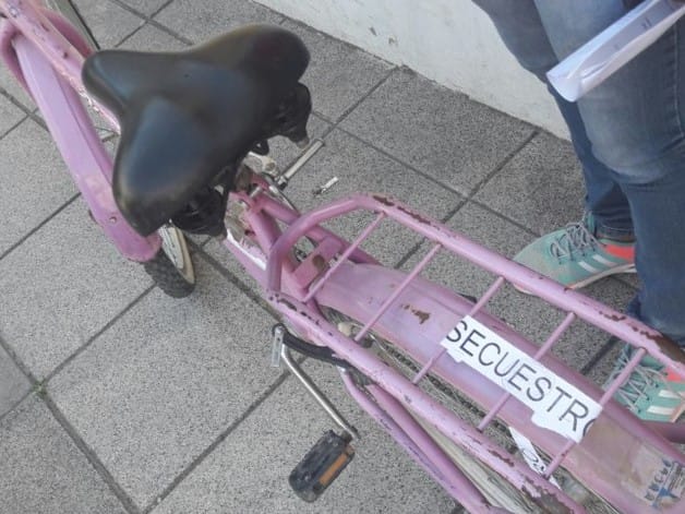 Absolvieron a la policía acusada de “arrebatarle” la bicicleta a una nena de 12 años