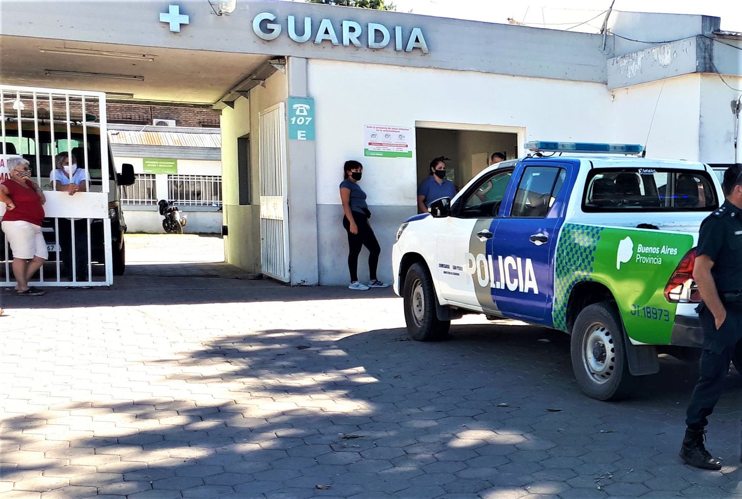 Santa Lucía: dos heridos de arma blanca en conflicto vecinal, trasladados al Hospital de San Pedro