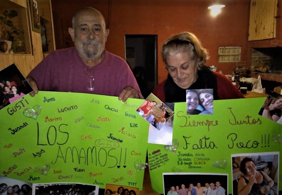 La contracara de las fiestas clandestinas: Juanjo y Mimí Laserna ven a sus nietos a través de una ventana, tras perder a su hija