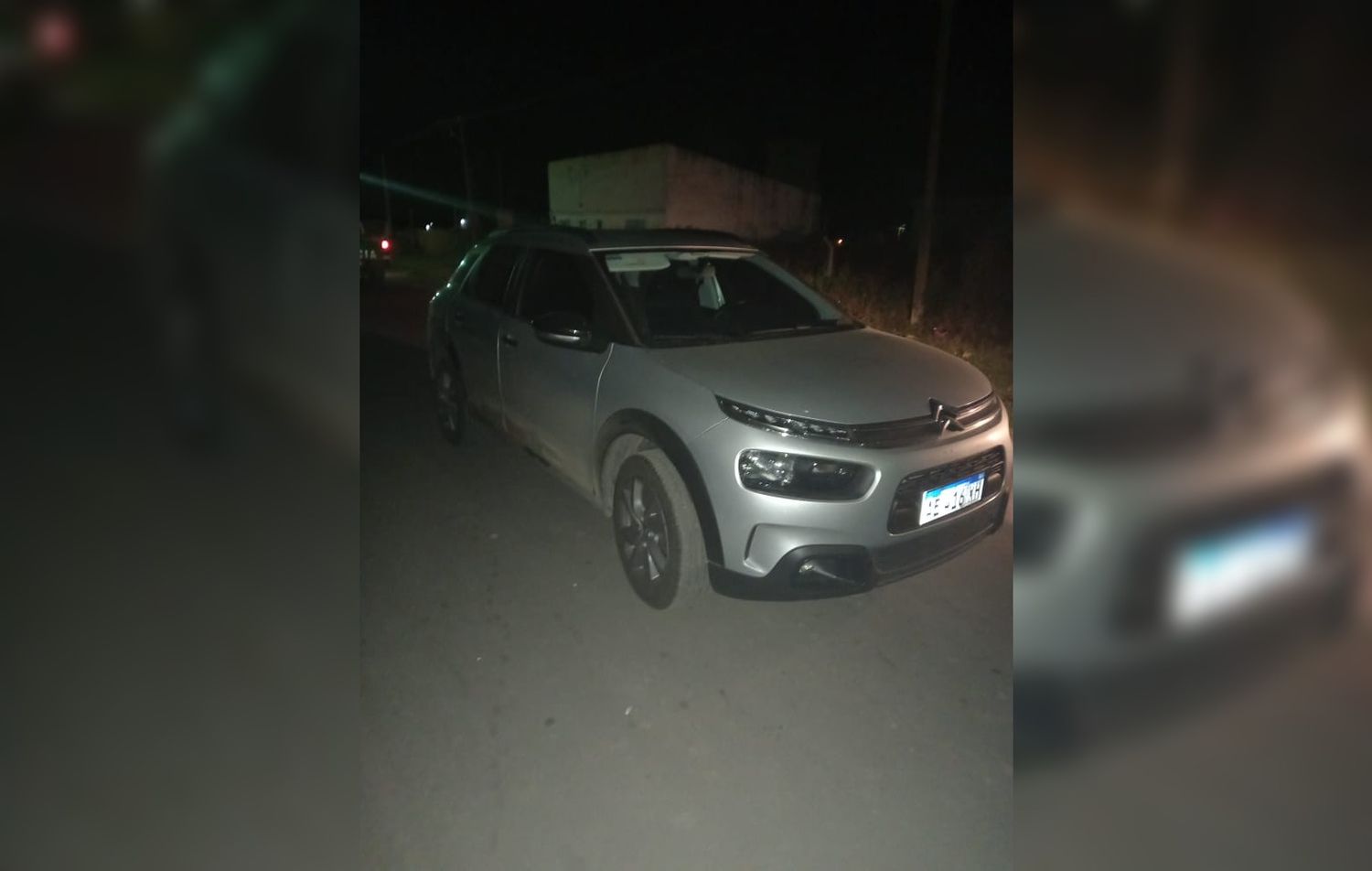 Tras persecución, recuperaron auto que encapuchados robaron en Villa Lía