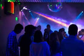 Evalúan habilitar boliches, bares y salones de fiesta desde el próximo fin de semana con distintas restricciones