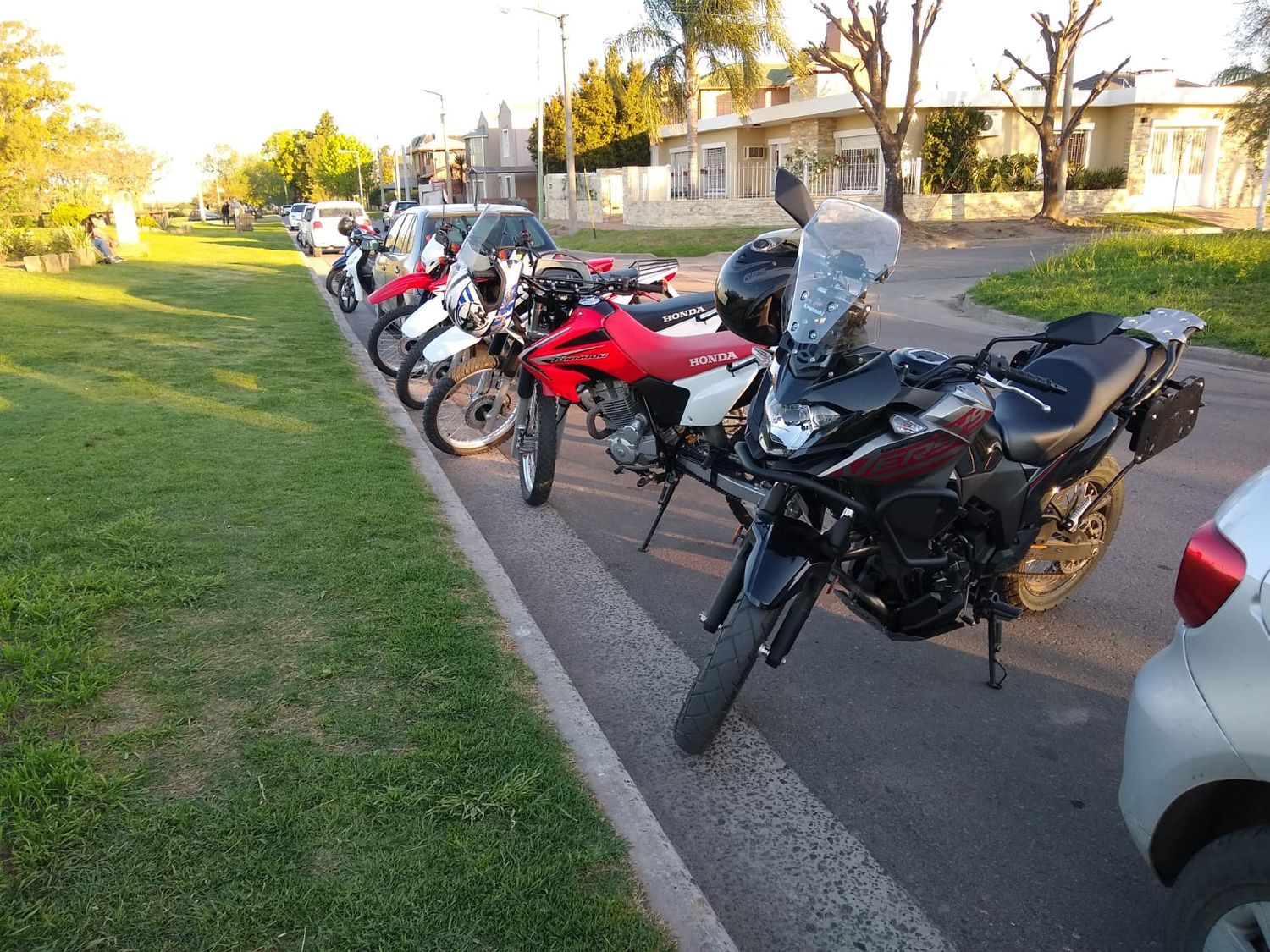 Difundirán campaña para el correcto estacionamiento de motos: luego habrá controles y multas
