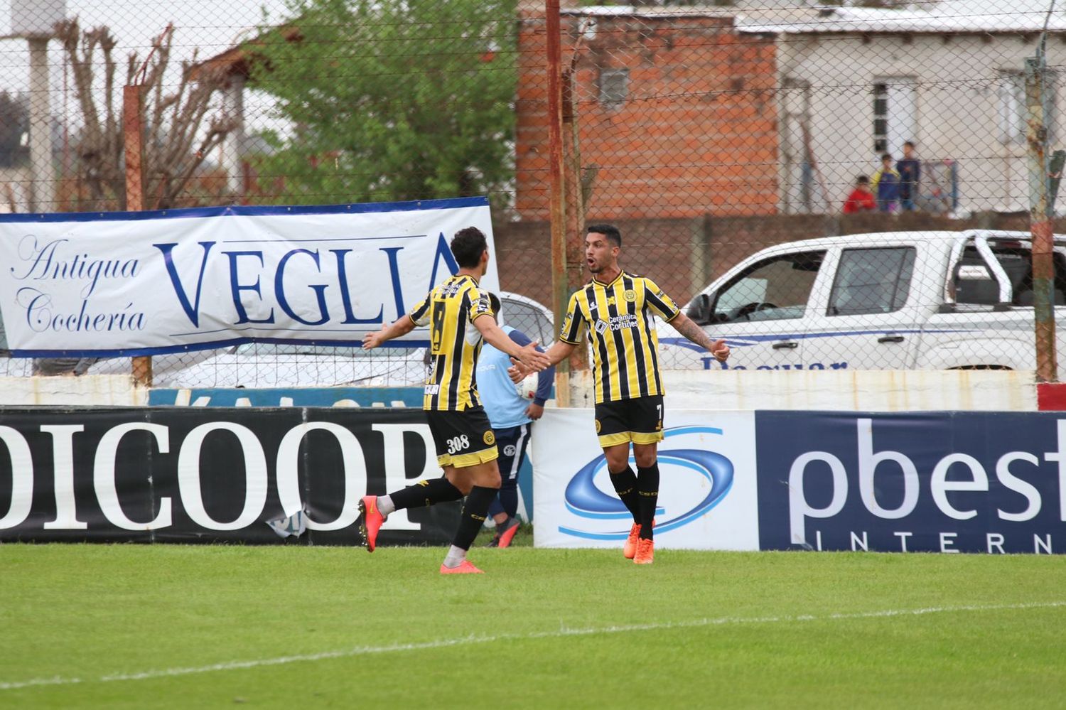 B Metropolitana: Matías Nouet hizo el gol de Flandria en la primera derrota en el Clausura