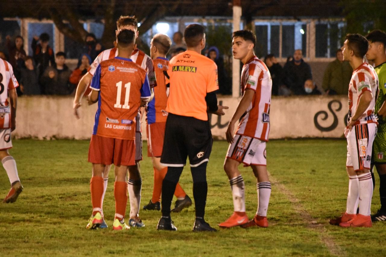 Torneo de Clubes 2020: advirtieron a Paraná por los “escupitajos” de sus hinchas a un árbitro