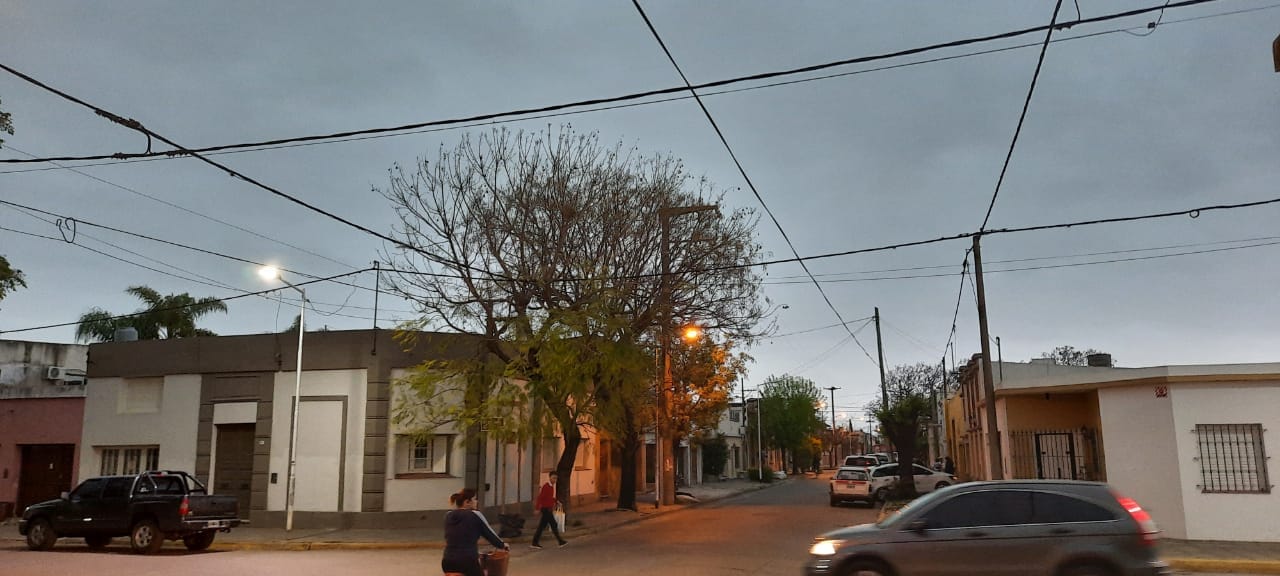 Rige alerta meteorológica y San Pedro se oscureció al mediodía