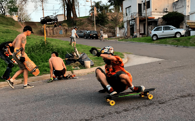 Longboard en San Pedro: “riders” que eligen la ciudad por sus bajadas y su cercanía