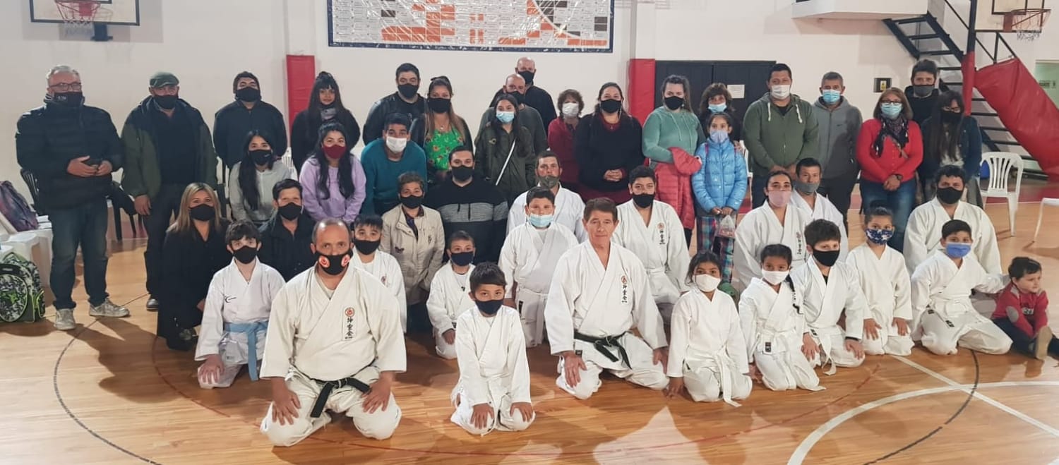 Karatekas menores de Mitre rindieron en el club