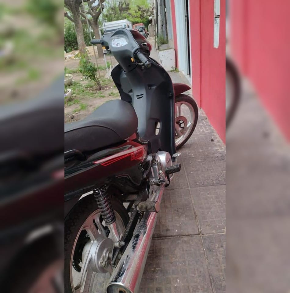 Buscan moto robada