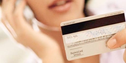 Estafa: una mujer denunció que hicieron compras con su tarjeta por 50 mil pesos