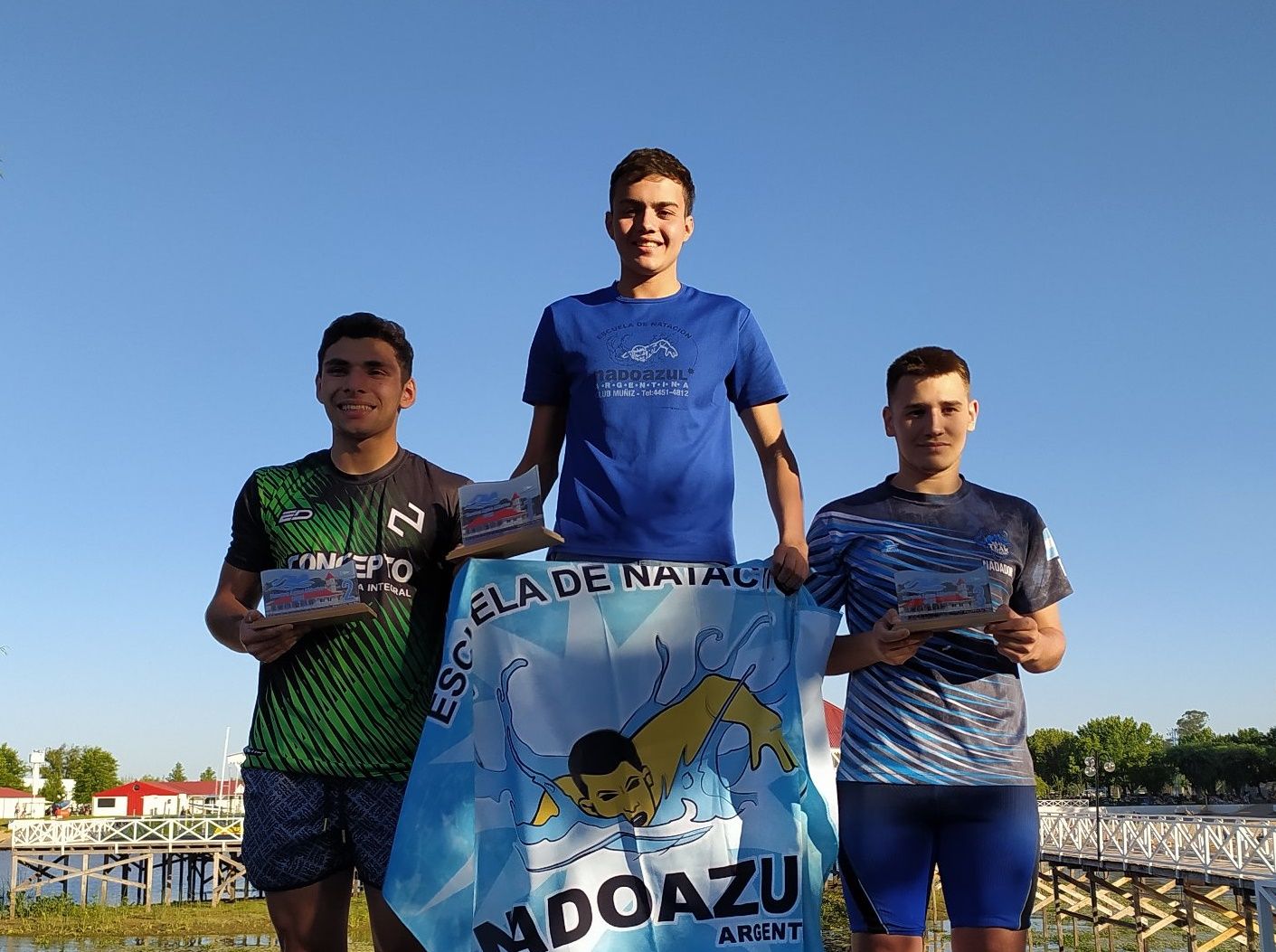 Lautaro Kenig se dio el gusto de ganar la Maratón Acuática de Náutico