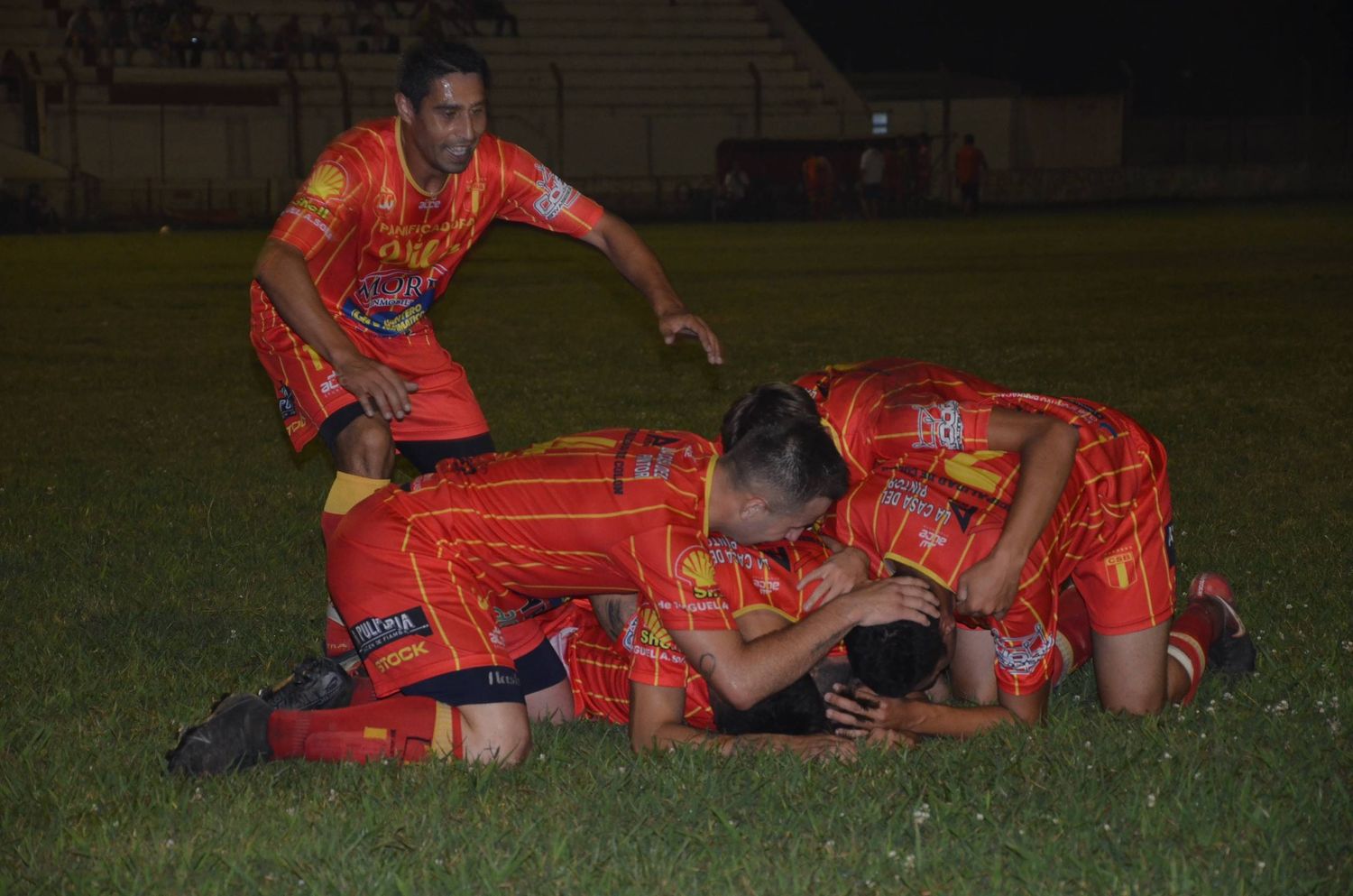 Torneo Regional: con un golazo, “Pancho” Espíndola le dio el triunfo a Barracas de Colón en Pergamino
