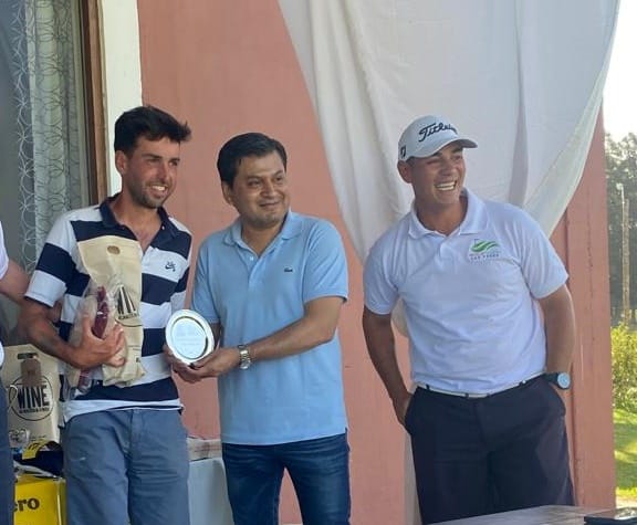 Enrique Crescenzi e Ivo Frumento lideraron la copa Vuelta de Obligado en el San Pedro Golf Club