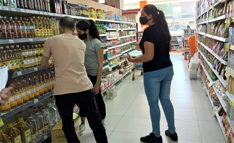 Precios Máximos: Defensa del Consumidor inspeccionó supermercados y labró actas por infracciones