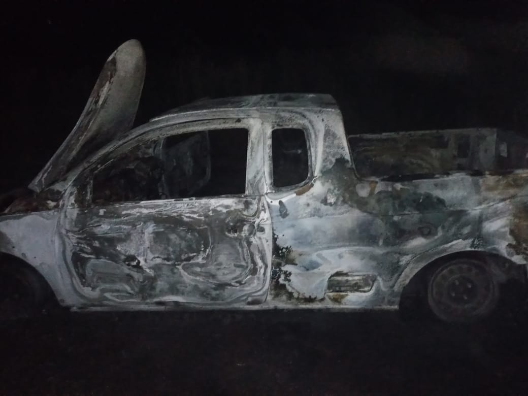 Inseguridad rural: asaltaron a una familia en ruta 9 y la policía encontró su camioneta incendiada