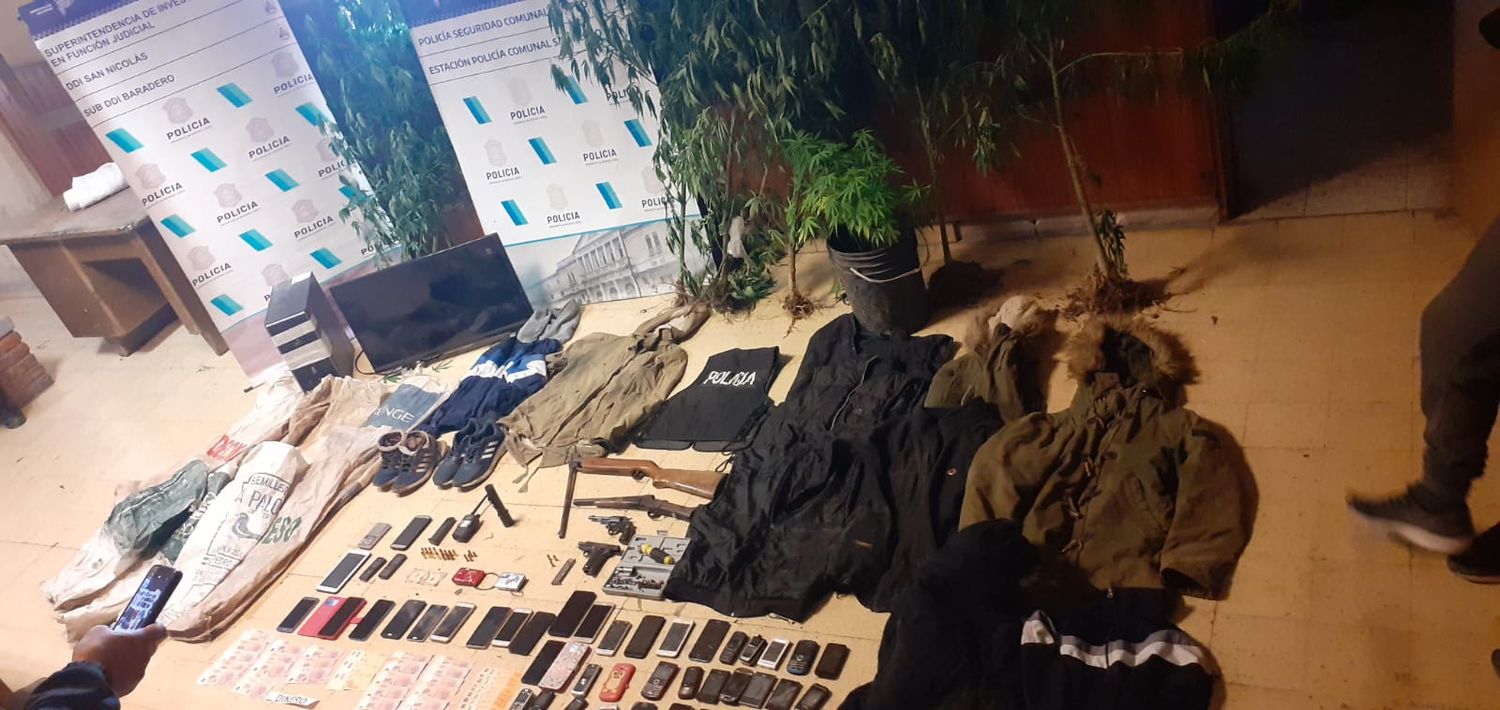 Caso Andreani: secuestraron celulares, armas, ropa y otros elementos similares a los usados en el robo