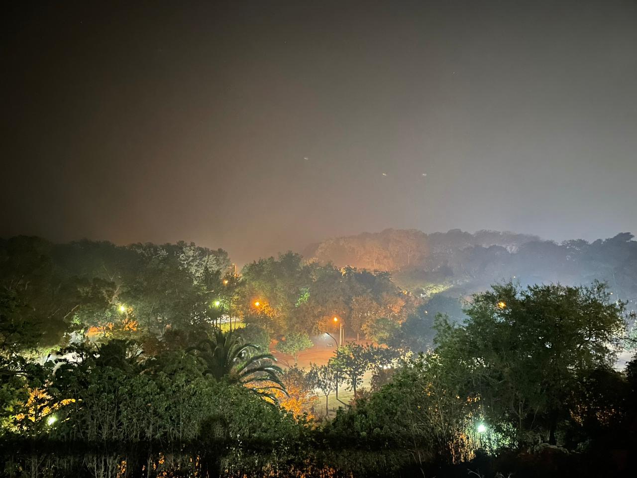 Ecocidio en islas: incendios en Lechiguanas y humo en la ciudad por acción del viento