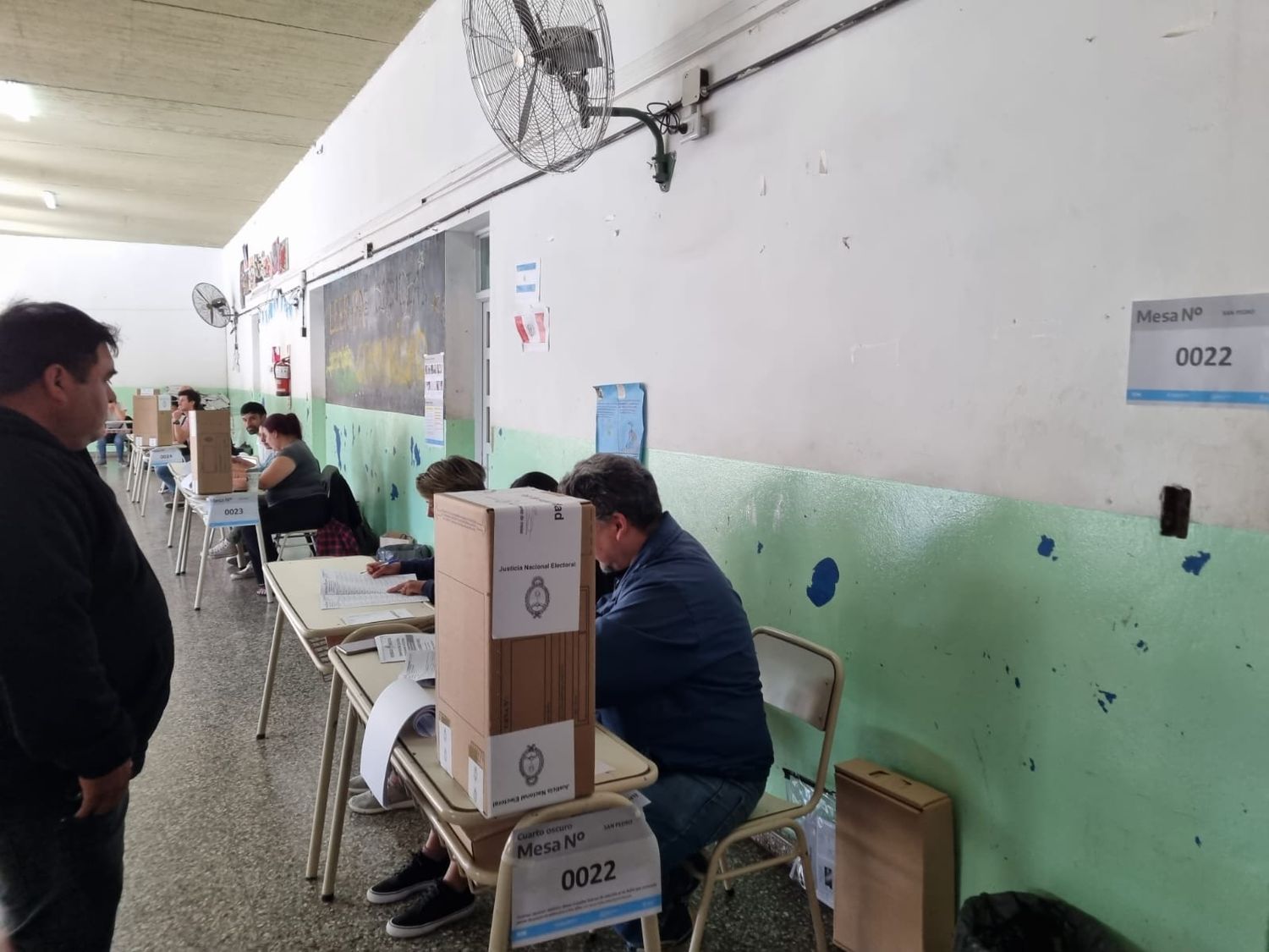 Massa o Milei: en San Pedro, al mediodía ya votó más del 30 % del padrón