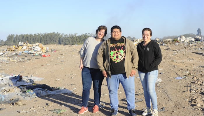 Los estudiantes impulsores del proyecto: Eugenia Butti, Estela Maris Sánchez y Cristian Rodríguez.