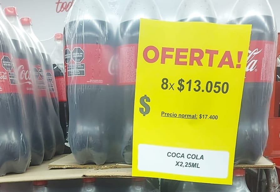 8 botellas de 2,25 litros a 13 mil pesos, el aporte de Sandra al grupo de vecinos que defiende el bolsillo.