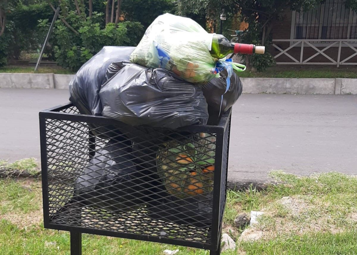 En el barrio de Jime se acumula la basura desde hace días.