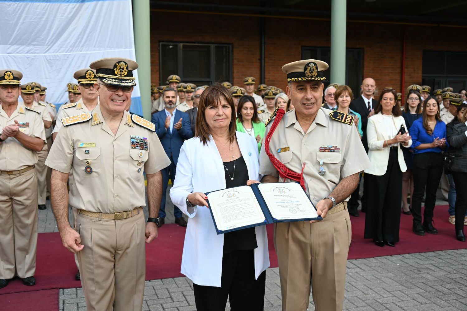 Roberto Ortiz fue puesto en funciones por la ministra Bullrich en una ceremonia especial.